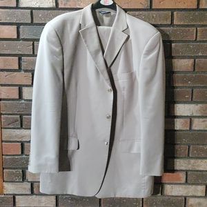 BOTANY 500 2 piece men's suit. Super 120's WOOL CASHMERE